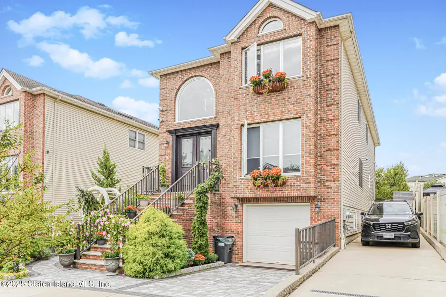 28 Brookside Loop, Staten Island, NY 10309 - Image #3
