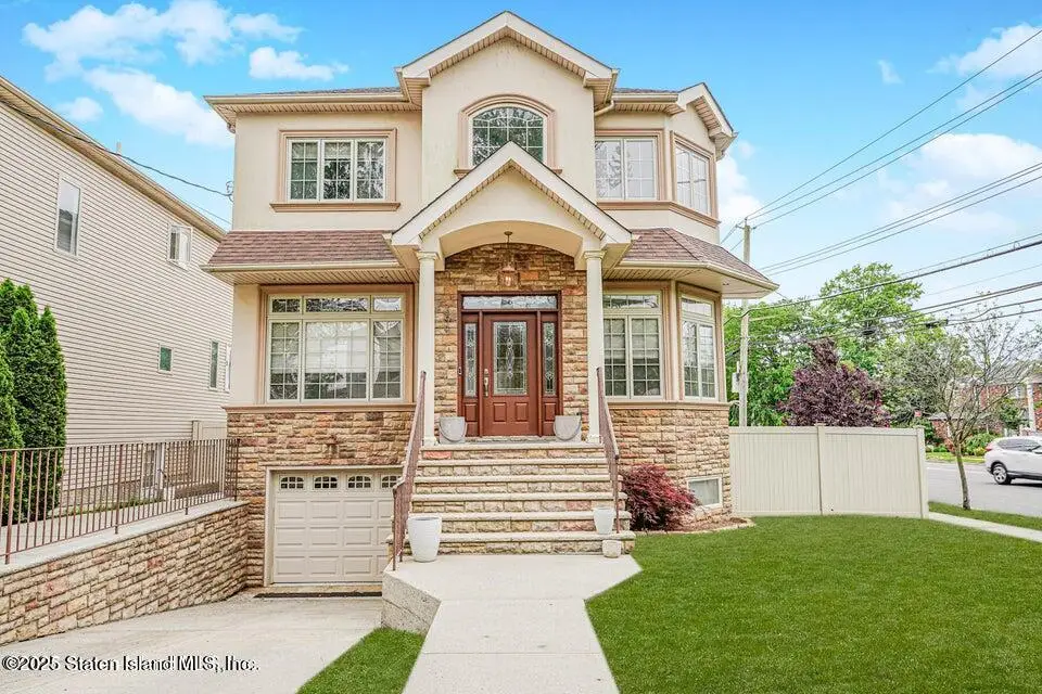 694 Edgegrove Avenue, Staten Island, NY 10312 - Image #1