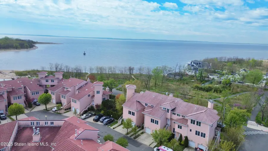22 Harbour Court, Staten Island, NY 10308 - Image #3