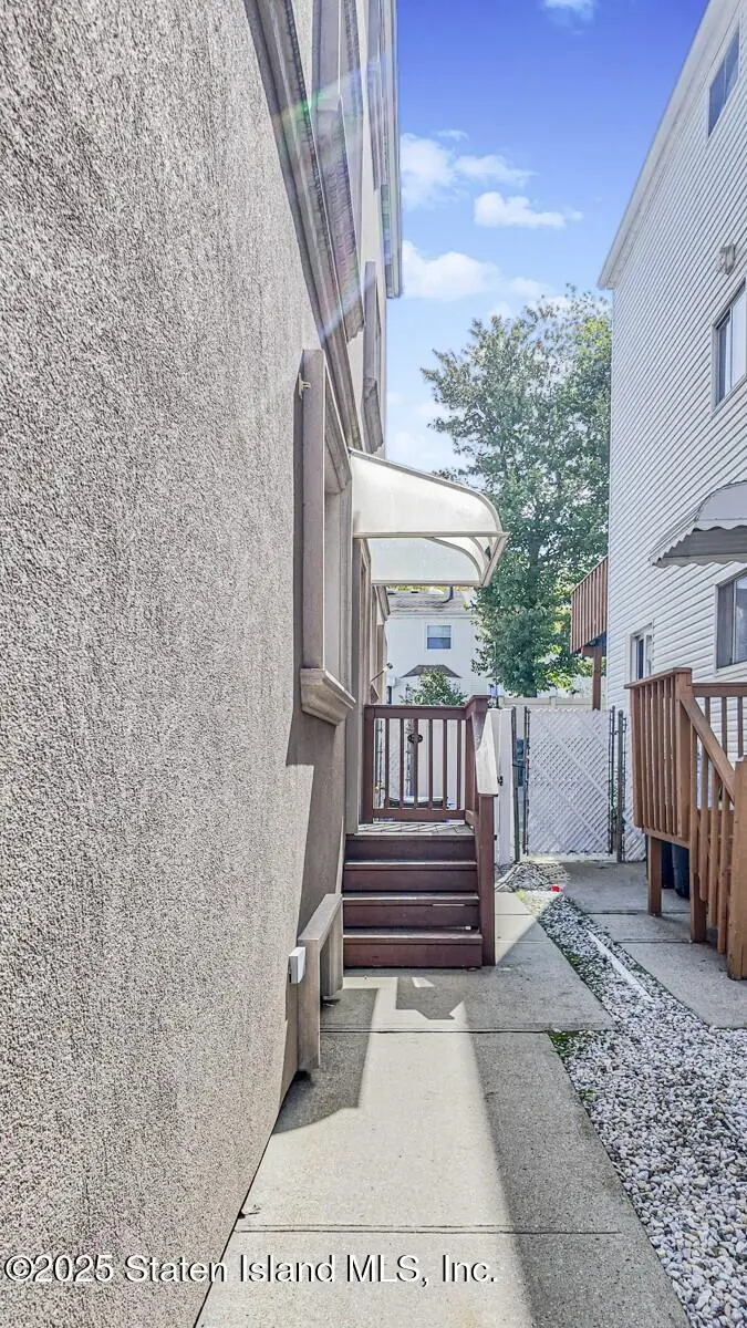 98 Cotter Avenue, Staten Island, NY 10306 - Image #3