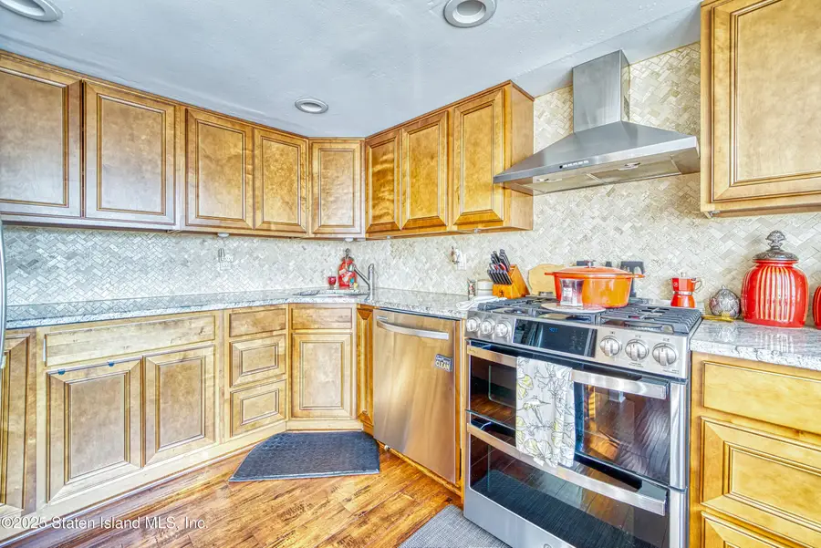 320 Hampton Green, Staten Island, NY 10312 - Image #3