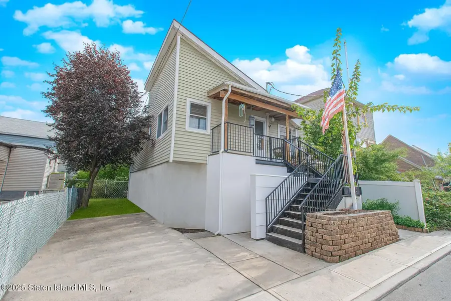 47 Center Place, Staten Island, NY 10306 - Image #2