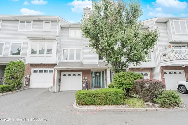 21 Flagship Circle, Staten Island, NY 10309