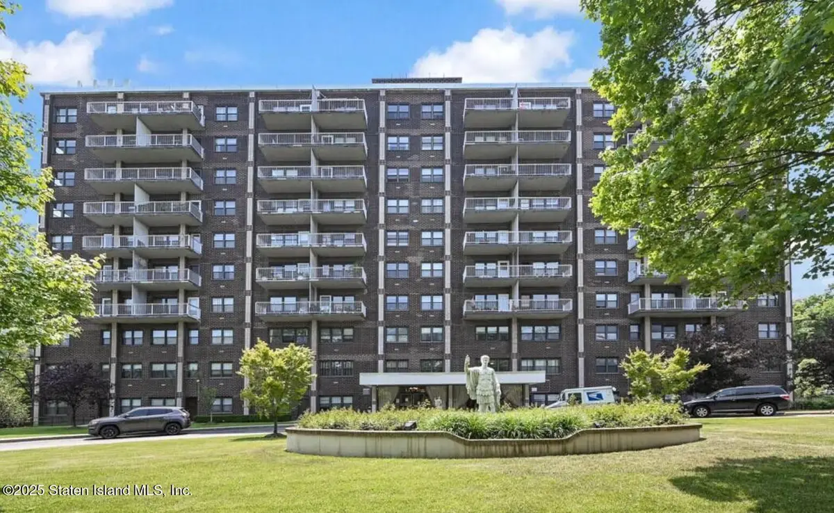1100 Clove Road #3c, Staten Island, NY 10301 - Image #1