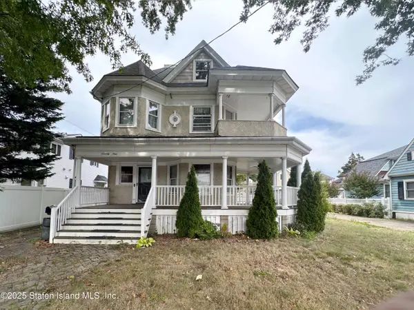 79 Cloister Place, Staten Island, NY 10306