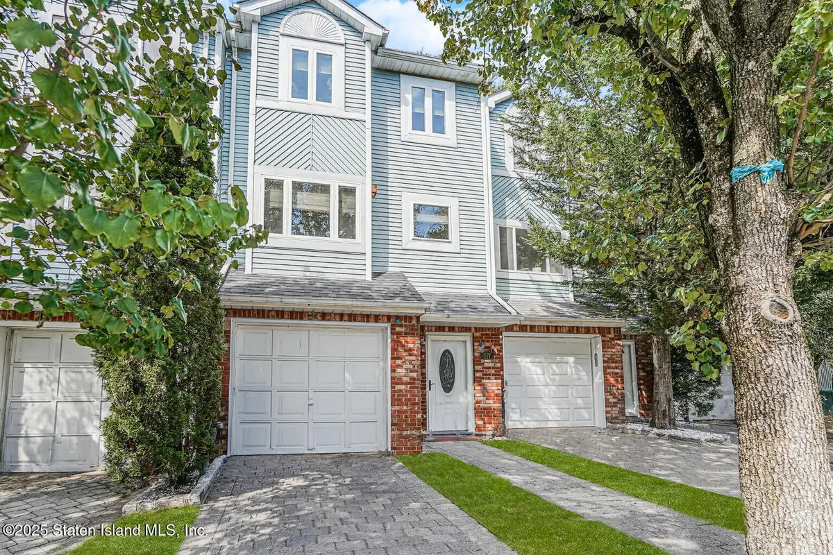117 Pembrook Loop, Staten Island, NY 10309 - Image #1