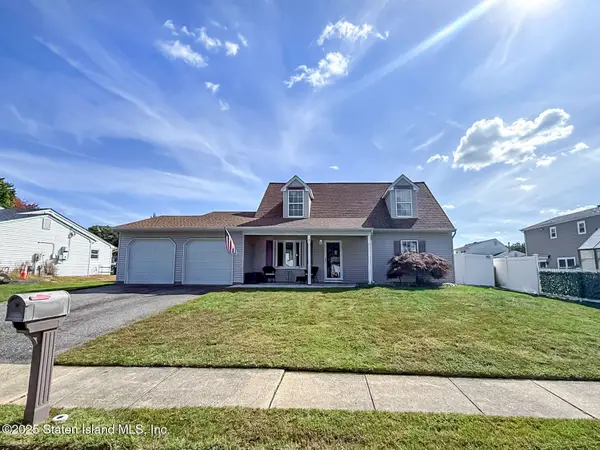 7 Cherry Bend Drive, Howell, NJ 07731