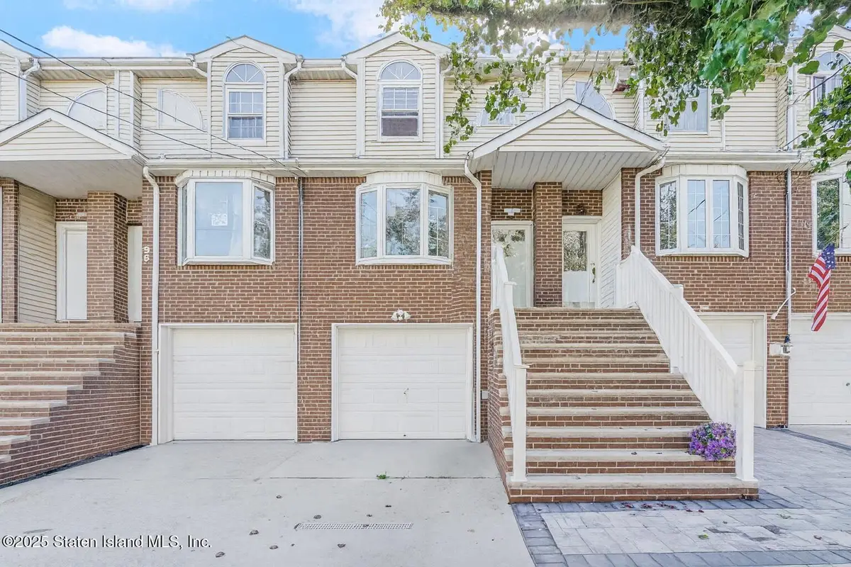 98 N Railroad Avenue, Staten Island, NY 10304 - Image #1