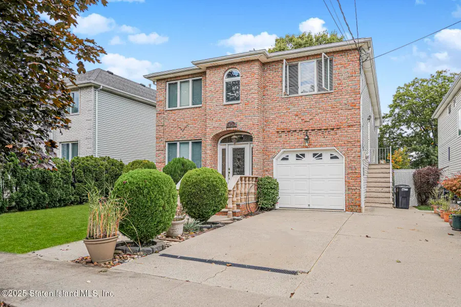39 Selkirk Street, Staten Island, NY 10309 - Image #2