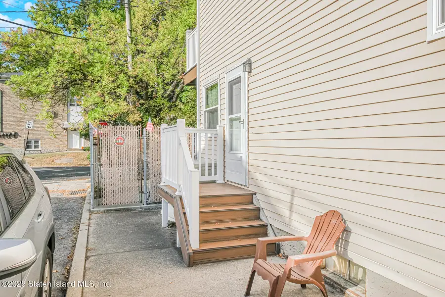 22 Crest Loop, Staten Island, NY 10312 - Image #3