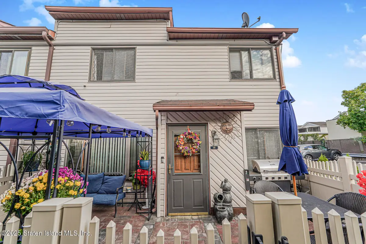 81 Selvin Loop #A, Staten Island, NY 10303 - Image #1
