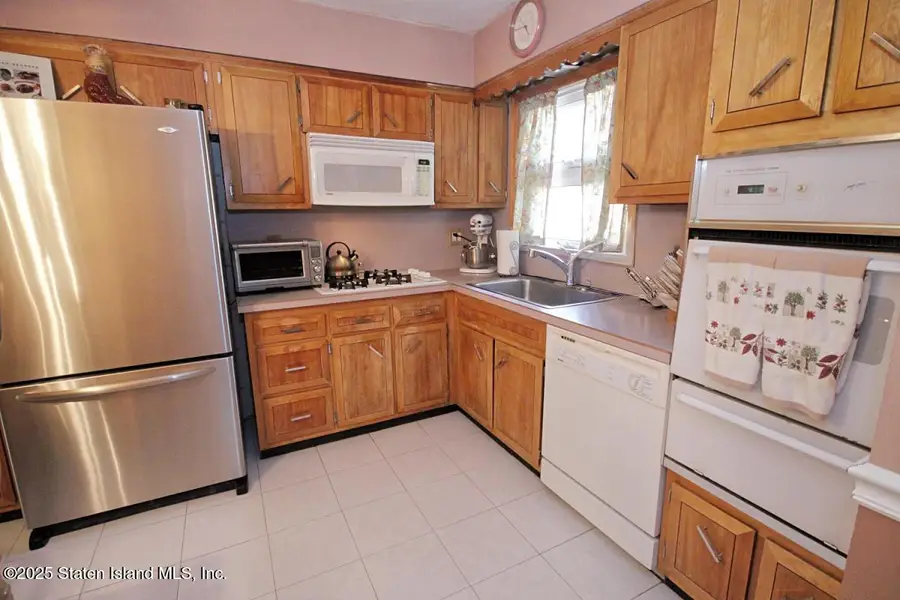 21 Wilson Avenue, Staten Island, NY 10308 - Image #2