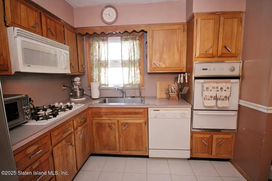 21 Wilson Avenue, Staten Island, NY 10308 - Image #3