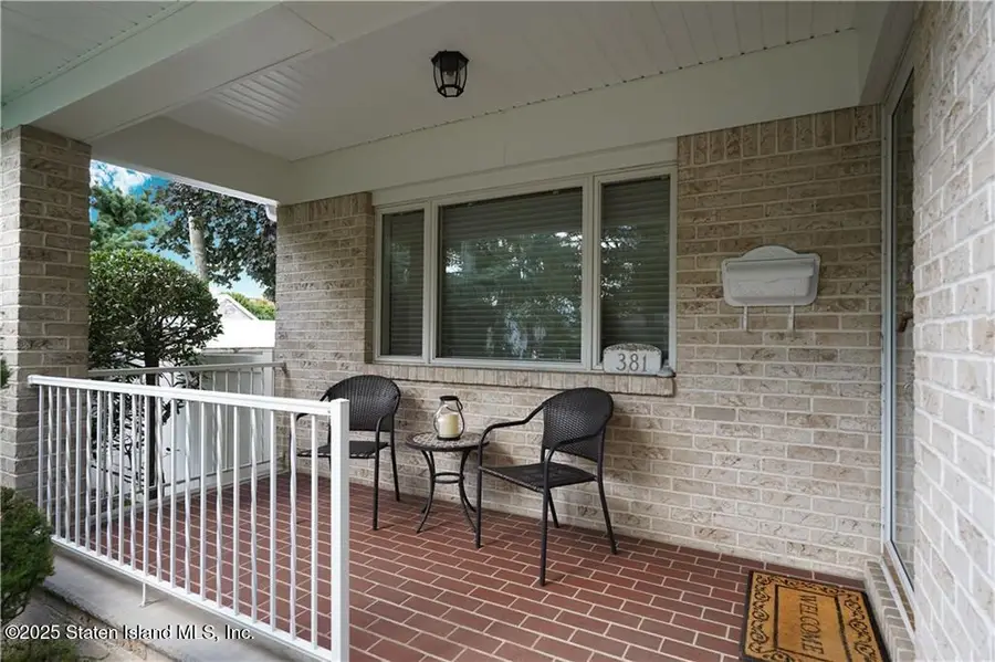 381 Burgher Avenue, Staten Island, NY 10305 - Image #3