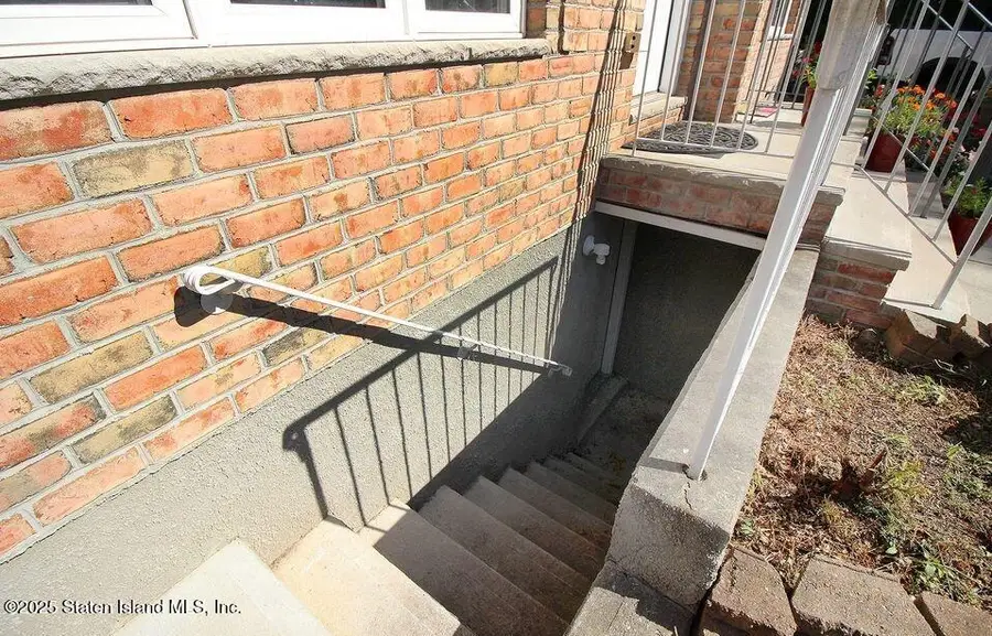 65 Gwenn Loop, Staten Island, NY 10314 - Image #2