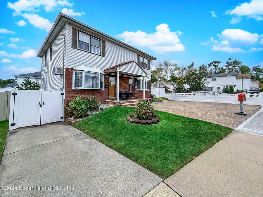 126 Tysens Lane, Staten Island, NY 10306 - Image #2