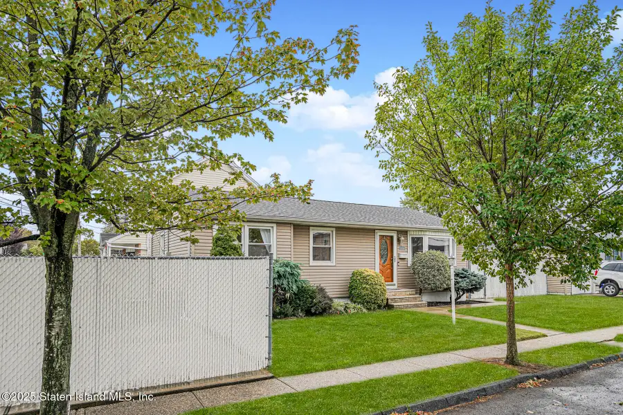 504 Falcon Avenue, Staten Island, NY 10306 - Image #2