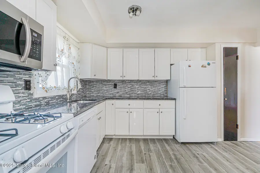 104 Berry Avenue, Staten Island, NY 10312 - Image #3