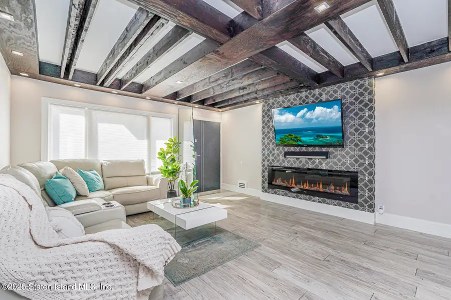 37 Ludwig Lane, Staten Island, NY 10303 - Image #2