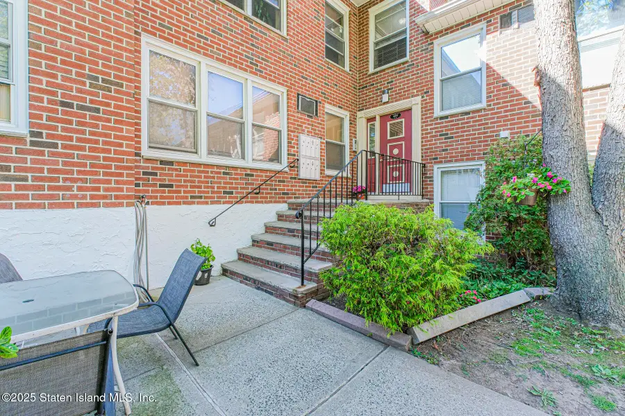 485 Armstrong Avenue #D3, Staten Island, NY 10308 - Image #2