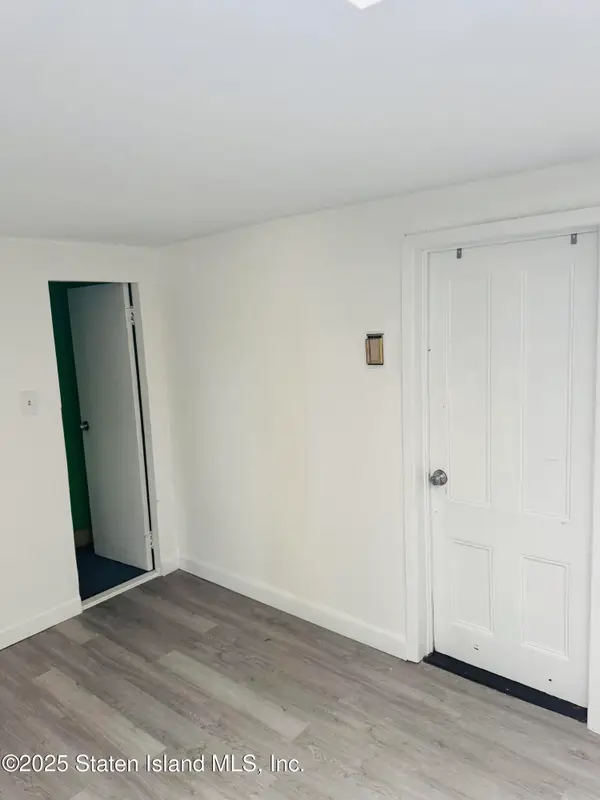 113 Van Pelt Avenue, Staten Island, NY 10303