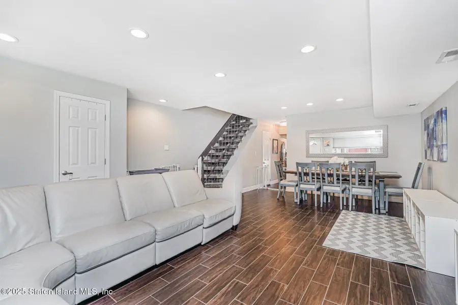 69 Rolling Hill Green, Staten Island, NY 10312 - Image #3