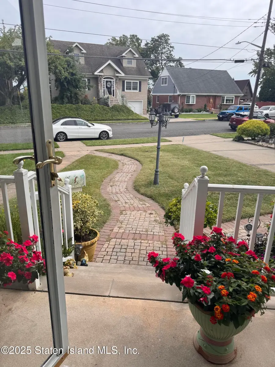 109 Saint Stephens Place, Staten Island, NY 10306 - Image #3