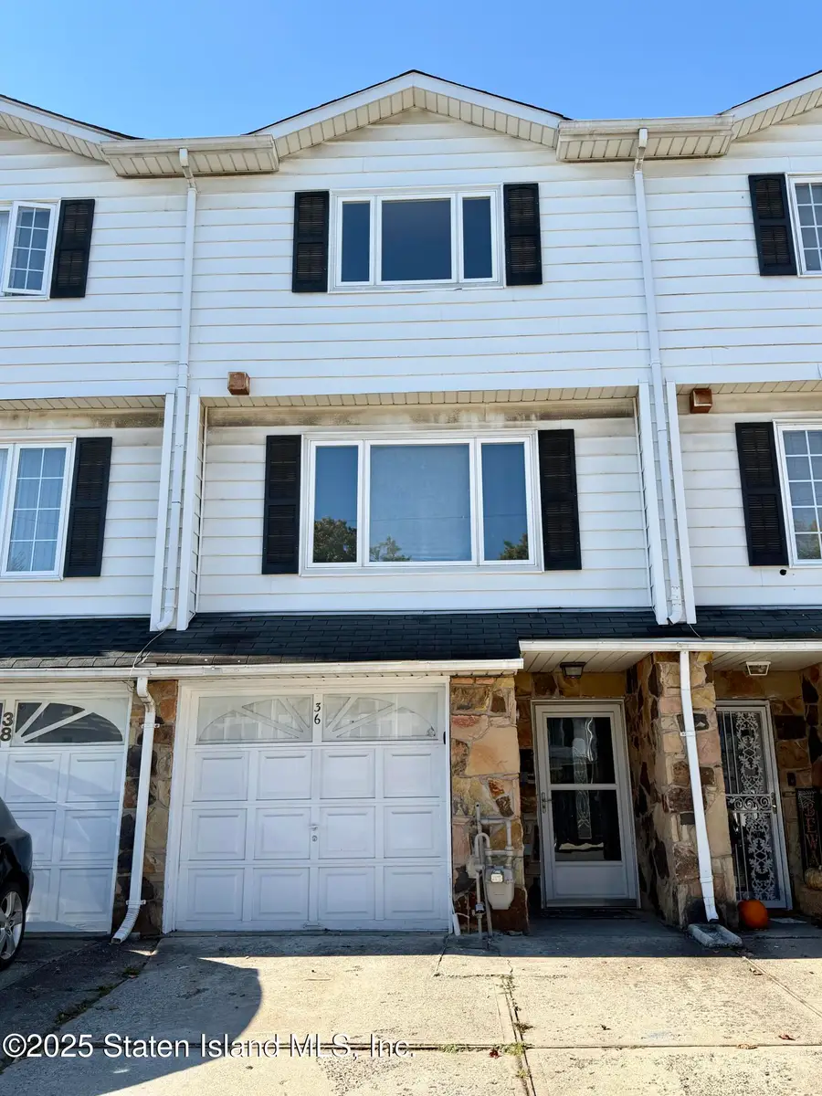 36 Carlyle Green, Staten Island, NY 10312 - Image #2
