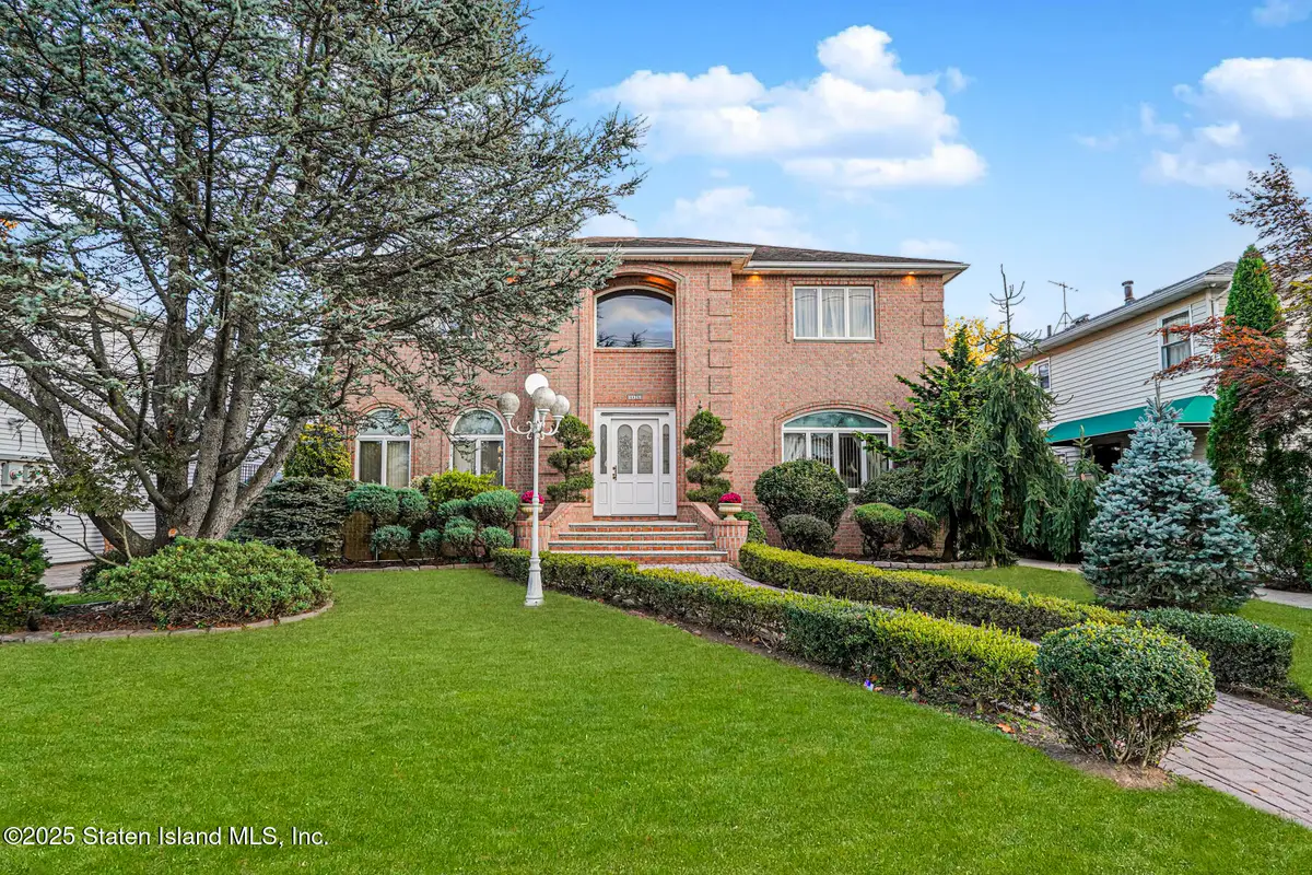4826 Hylan Boulevard, Staten Island, NY 10312 - Image #1