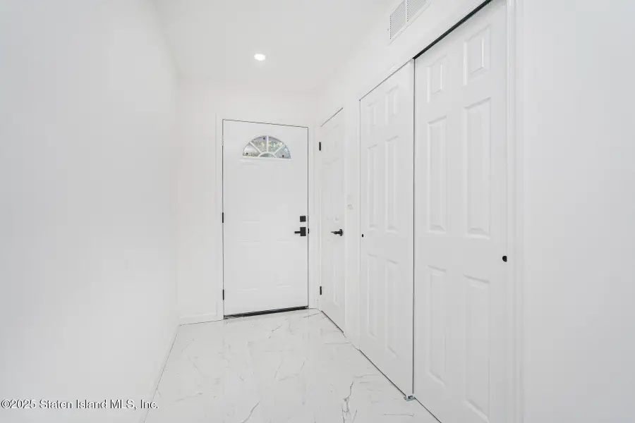 23 Caswell Lane, Staten Island, NY 10314 - Image #2