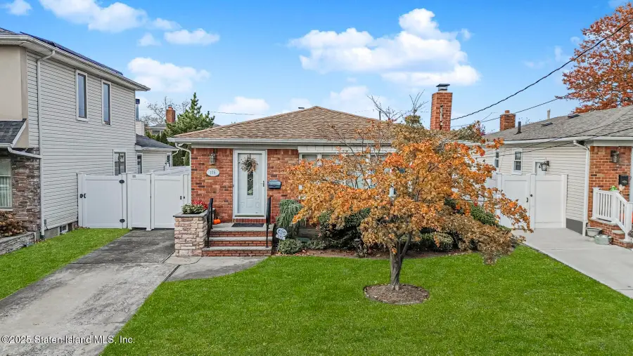 175 Amber Street, Staten Island, NY 10306 - Image #2