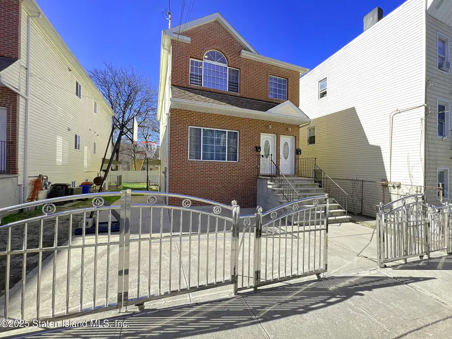 25 Stanley Avenue, Staten Island, NY 10301 - Image #2