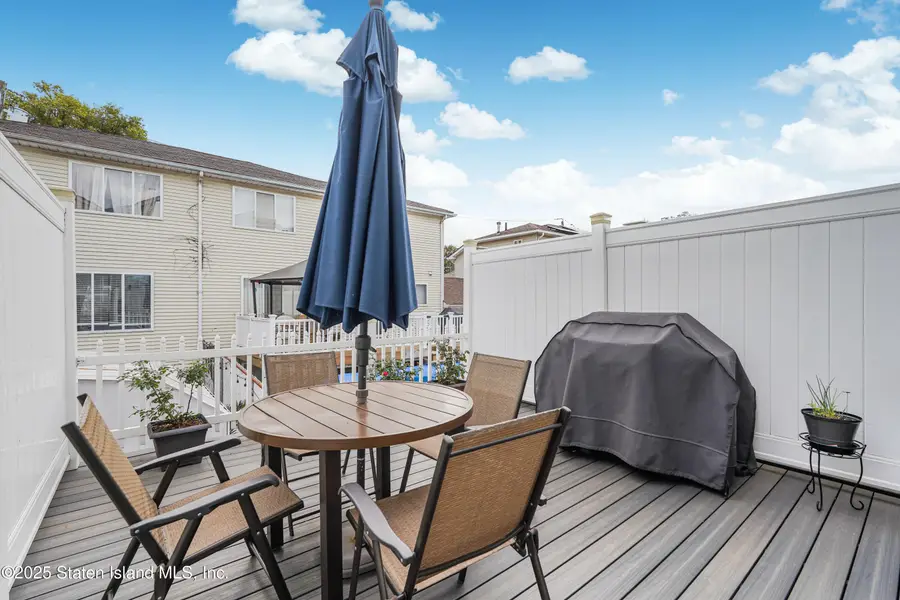 39 Simmons Loop, Staten Island, NY 10314 - Image #2