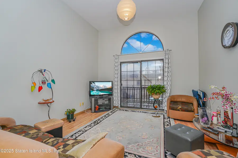 9 Maryland Lane, Staten Island, NY 10305 - Image #3