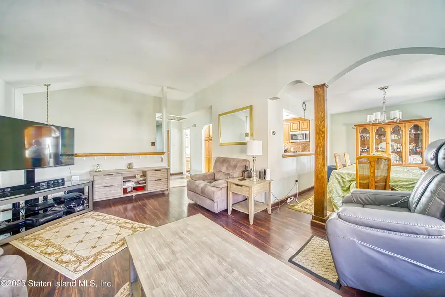 379 Woolley Avenue, Staten Island, NY 10314 - Image #2