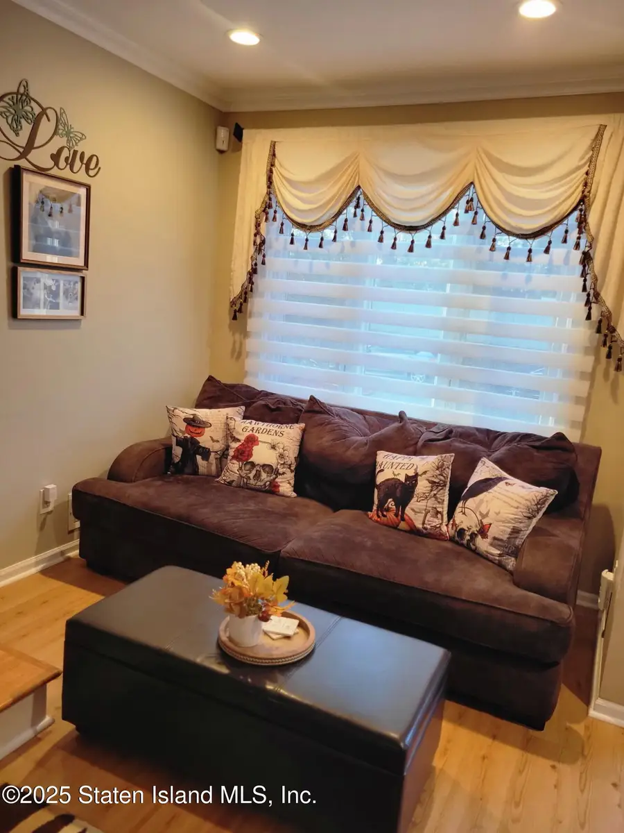 18 Calvanico Lane, Staten Island, NY 10314 - Image #3