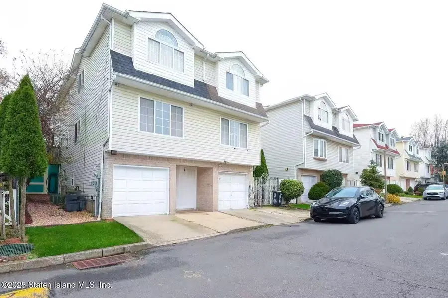 32 Belair Lane, Staten Island, NY 10305 - Image #2