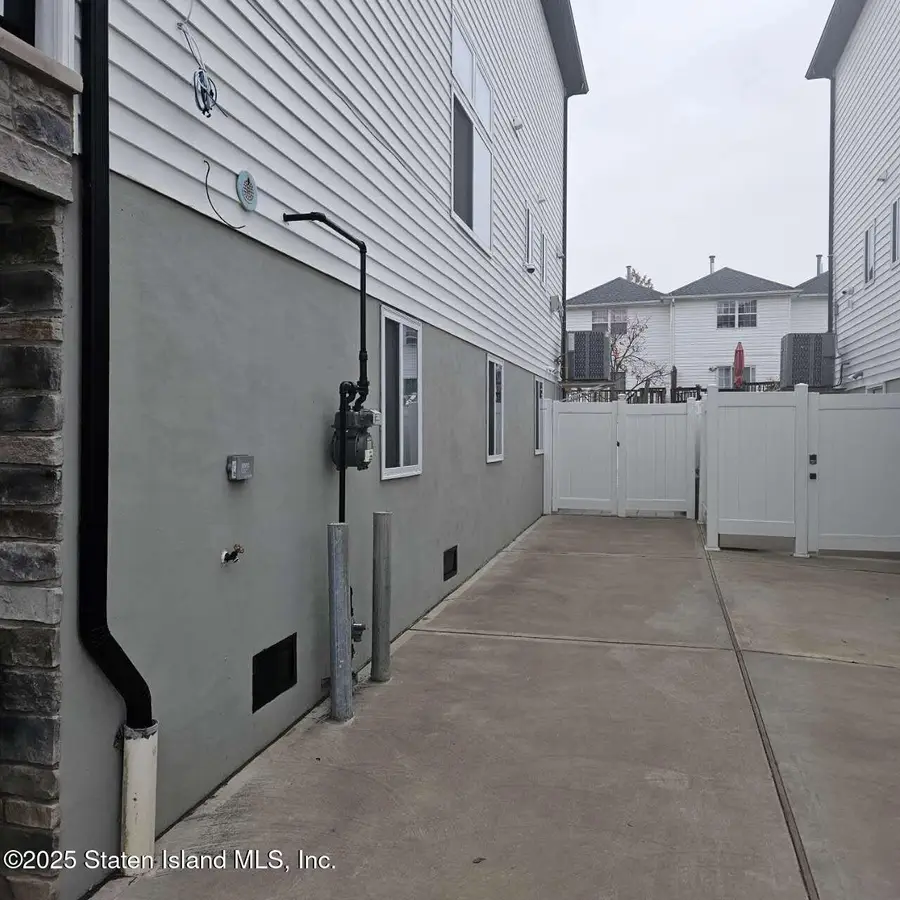 74 Appleby Avenue, Staten Island, NY 10305 - Image #3
