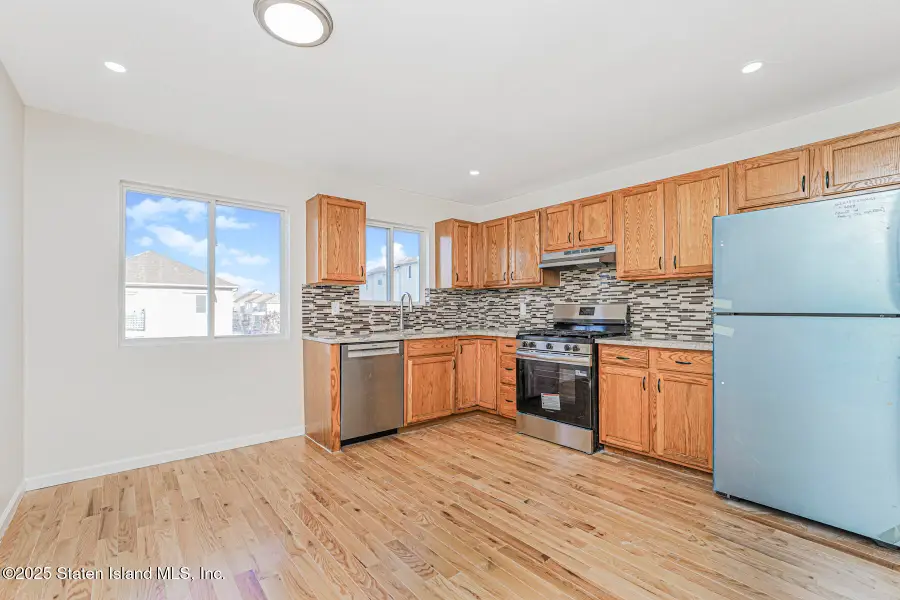 23 Kansas Avenue, Staten Island, NY 10305 - Image #3