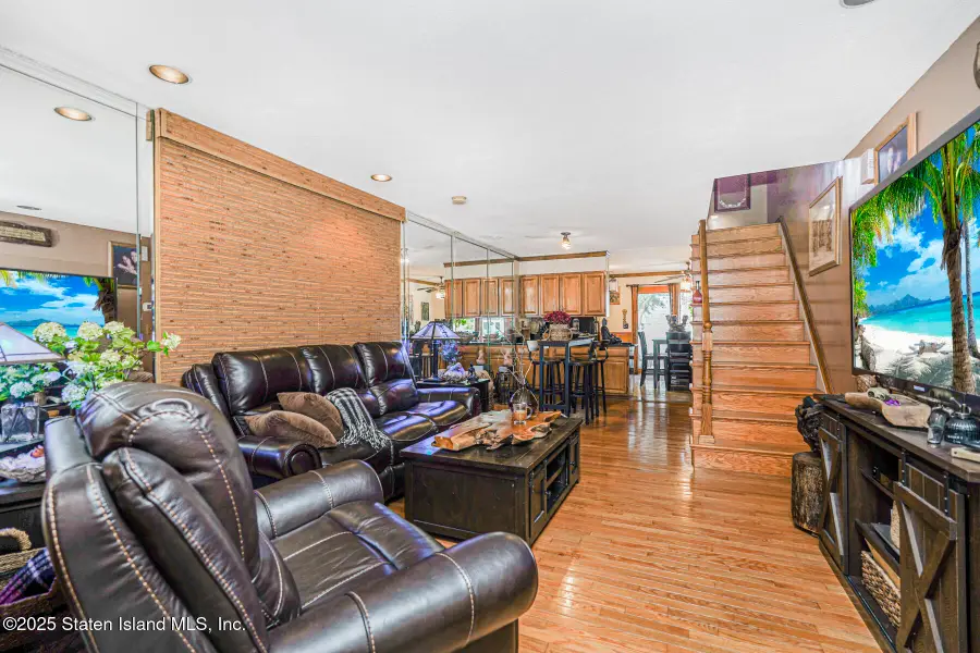 17 Lorraine Loop, Staten Island, NY 10309 - Image #3