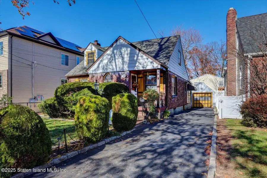 35 Crowell Avenue, Staten Island, NY 10314 - Image #2