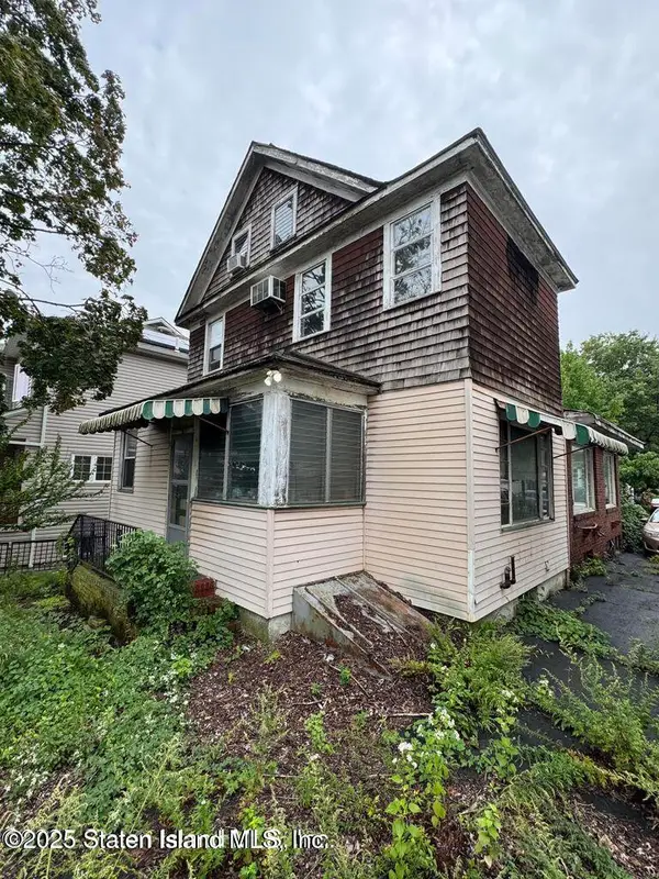 15 Roosevelt Street, Staten Island, NY 10304