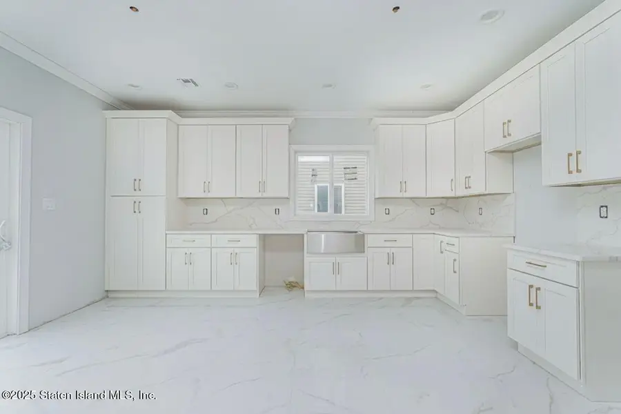 77 Alberta Avenue, Staten Island, NY 10314 - Image #2