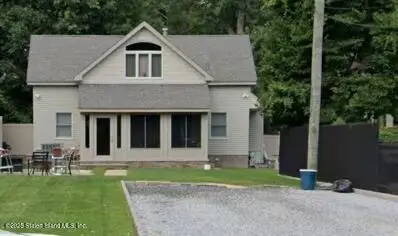 393 St Andrews Road, Staten Island, NY 10306