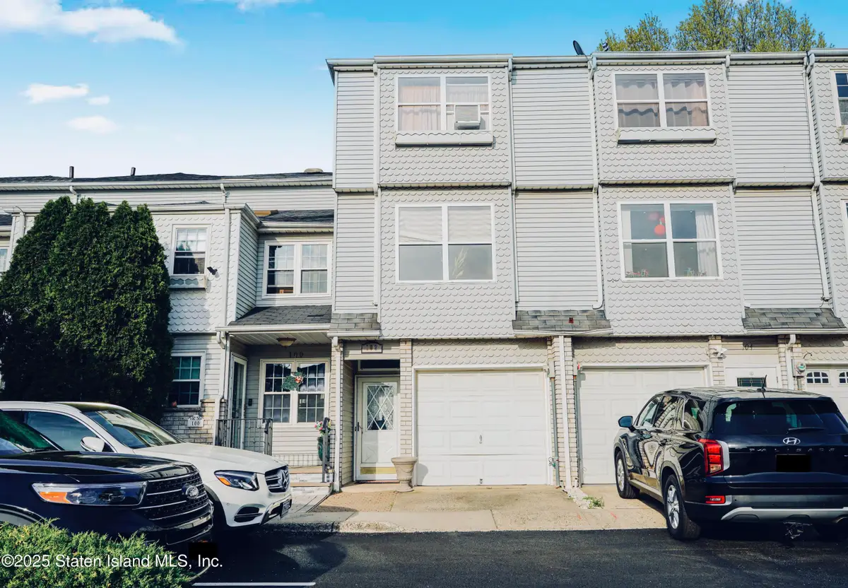 102 Lorraine Loop, Staten Island, NY 10309 - #1