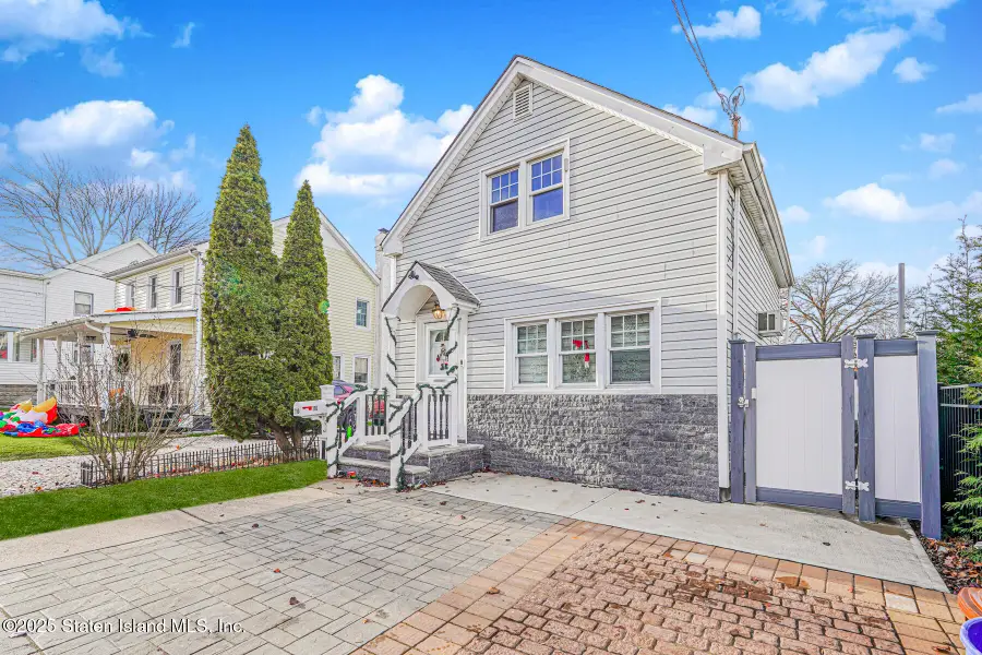 110 Yetman Avenue, Staten Island, NY 10307 - Image #2