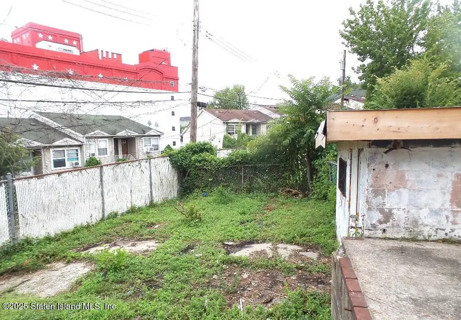 89 Park Hill Court, Staten Island, NY 10304 - Image #3