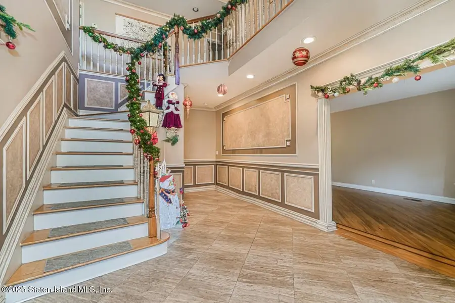 16 Carolyn Court, Staten Island, NY 10309 - Image #3