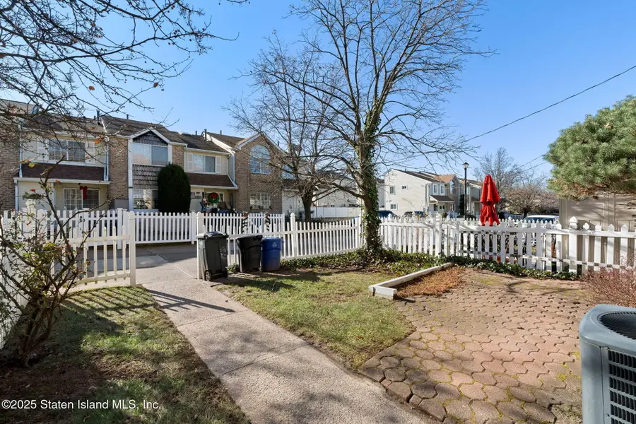 8 Dreyer Avenue #A, Staten Island, NY 10314 - Image #3