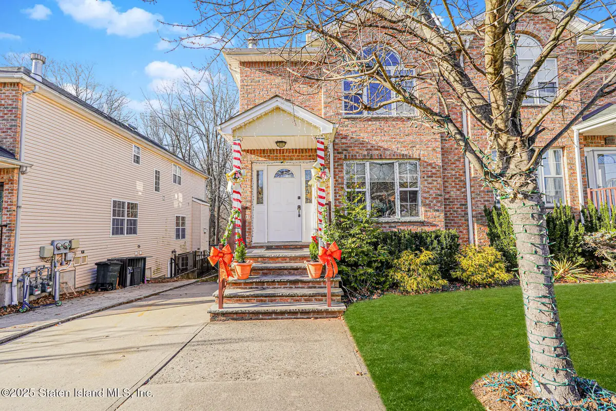 22 El Camino Loop, Staten Island, NY 10309 - Image #1